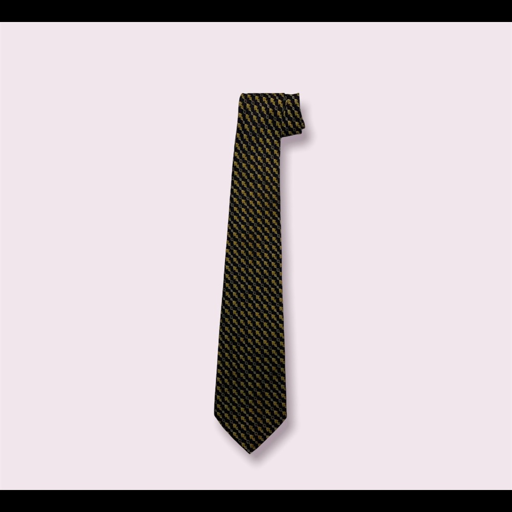 Tie that speaks for itself. I’m elegant, nice to meet you!